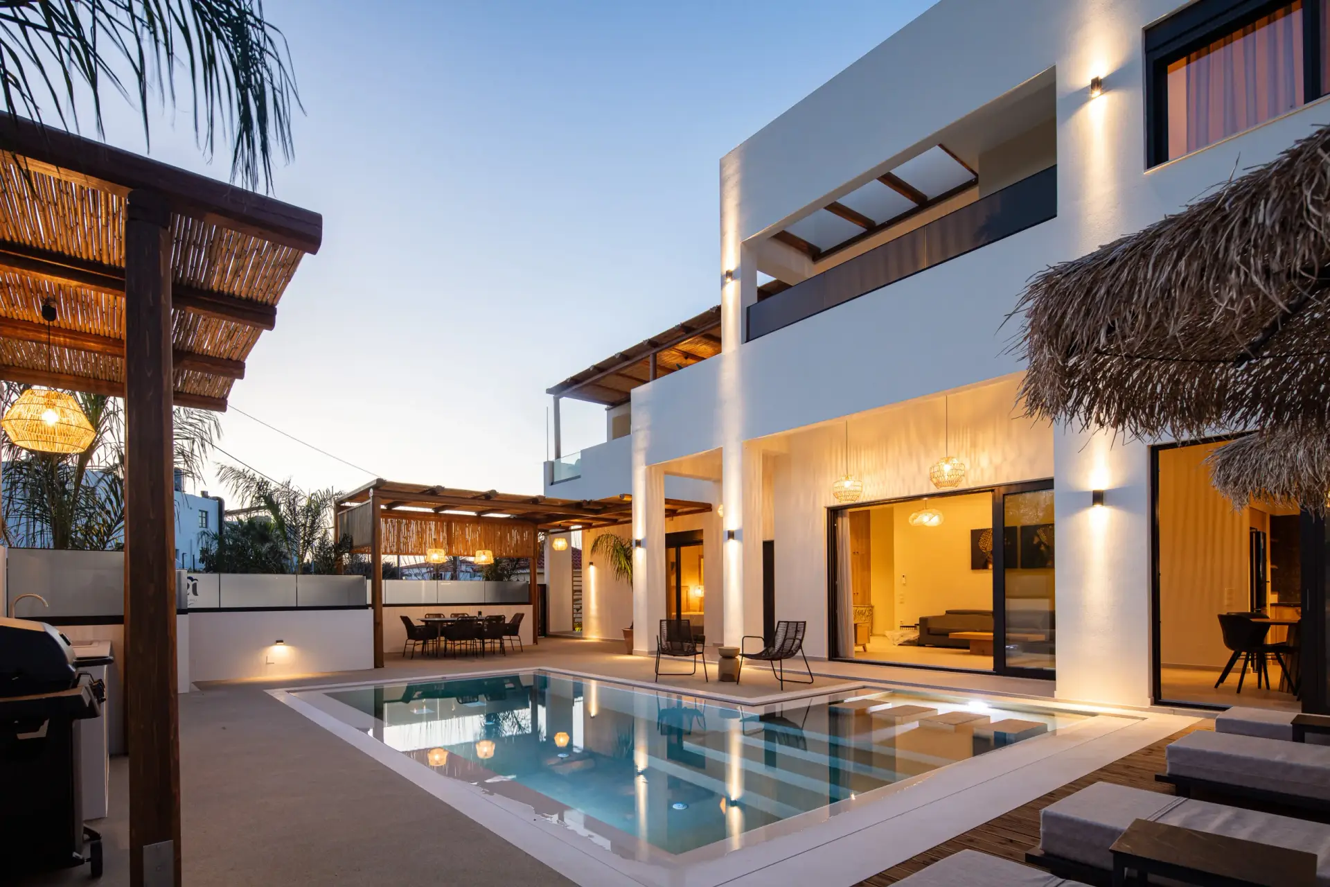 Luxury seaside apartments in Crete with private pool and private jacuzzi hot tub